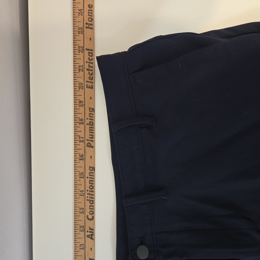 Lands' End Men's Navy Flat-Front Shorts - Picture 4 of 6